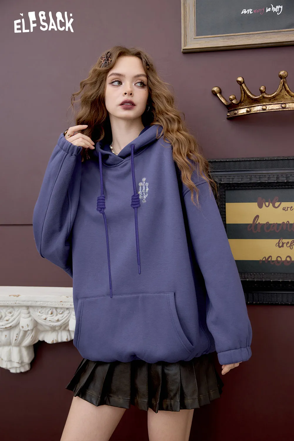 ELFSACK 2024 Winter New Arrivals Loose Preppy style witch embroidery hoodie for women retro cute fleece top