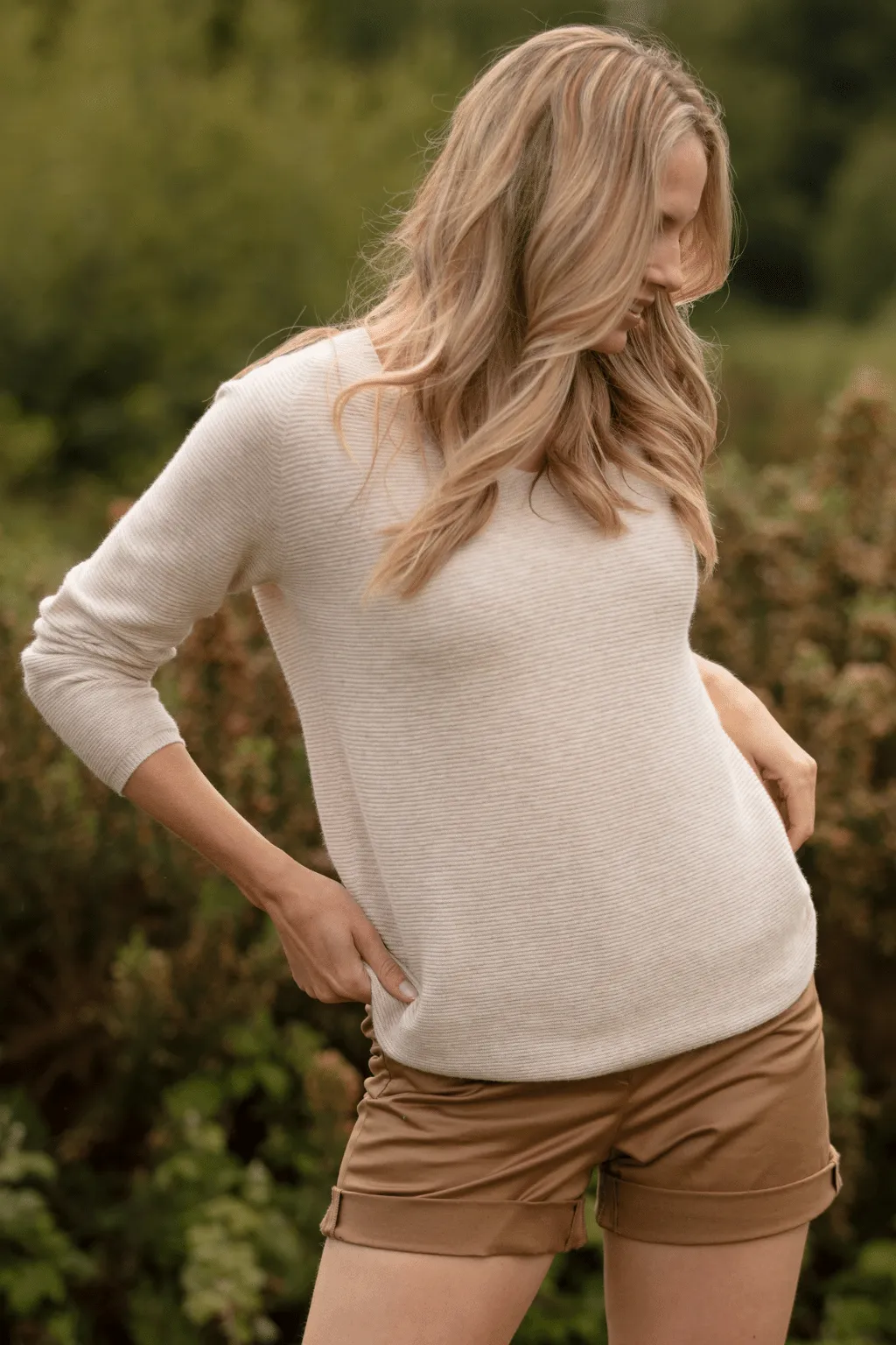 Ribbed sweater (V-neck)