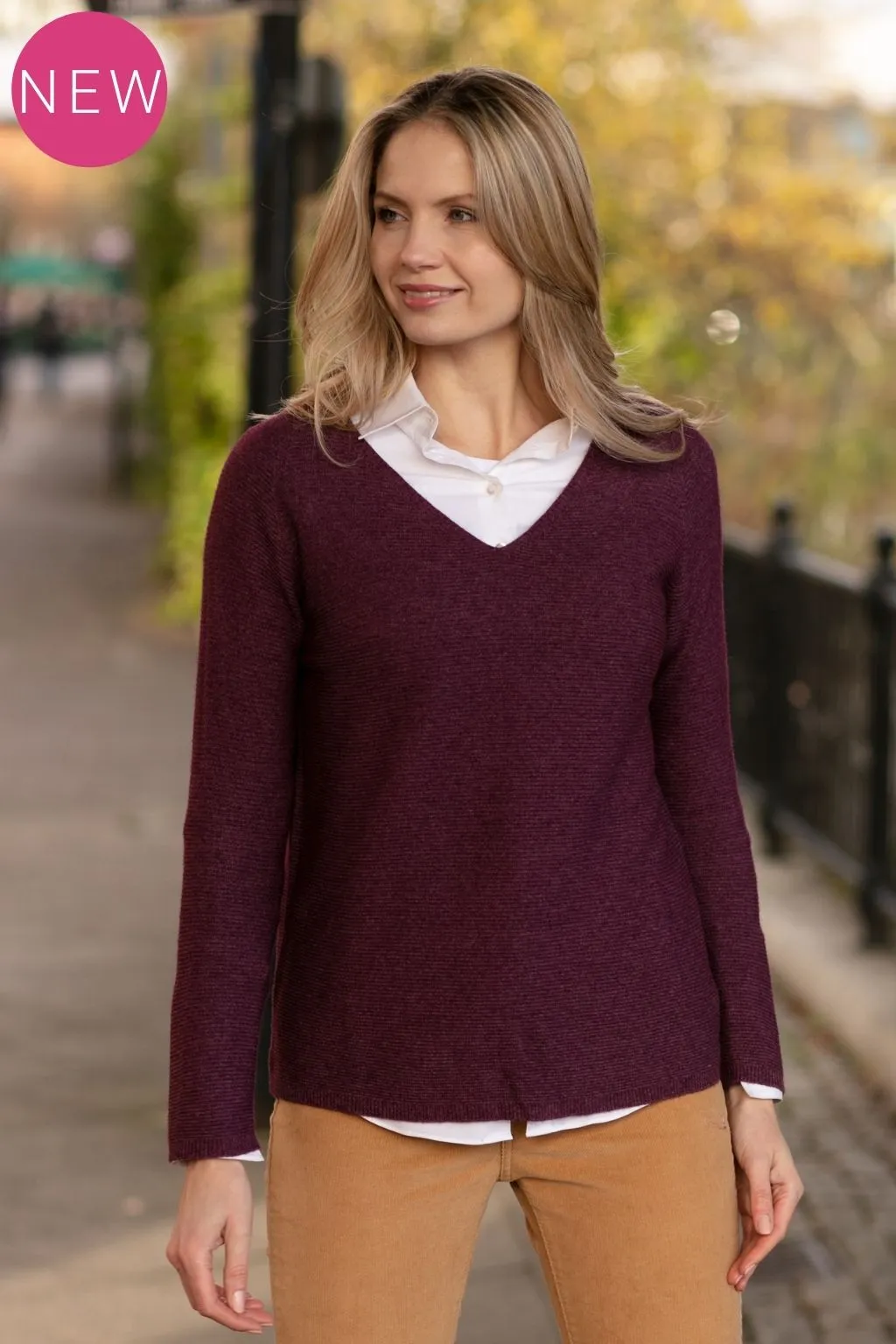 Ribbed sweater (V-neck)