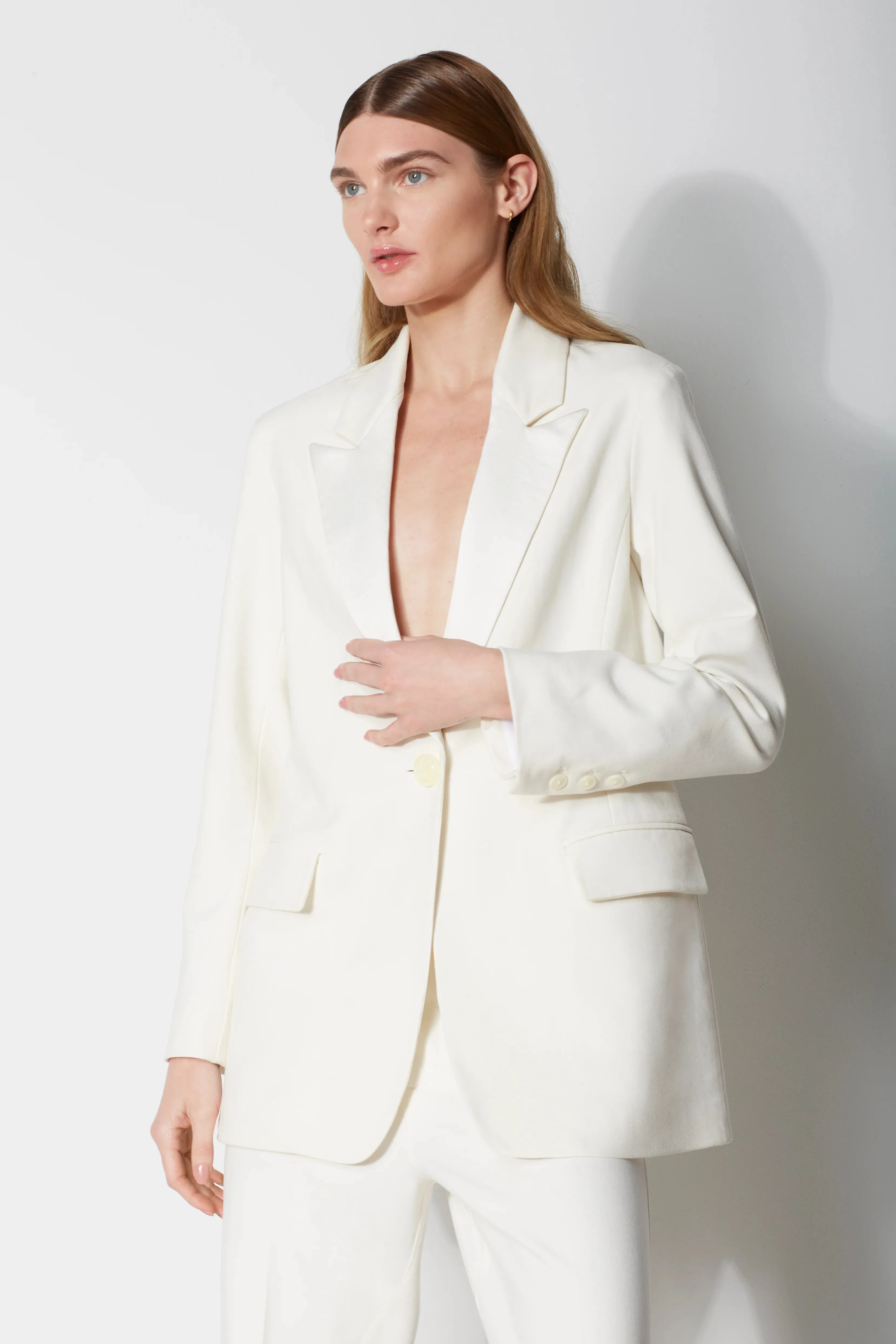 Saint Art New York - Dylan Tuxedo Jacket in White